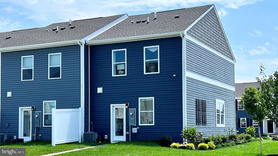 822 Mersey Lane Salisbury, MD 21801 - Photo 28 of 28 a front view of house with yard