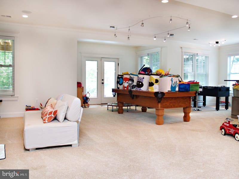 604 Kingsley Road Southwest Vienna, VA 22180 - Photo 35 of 44