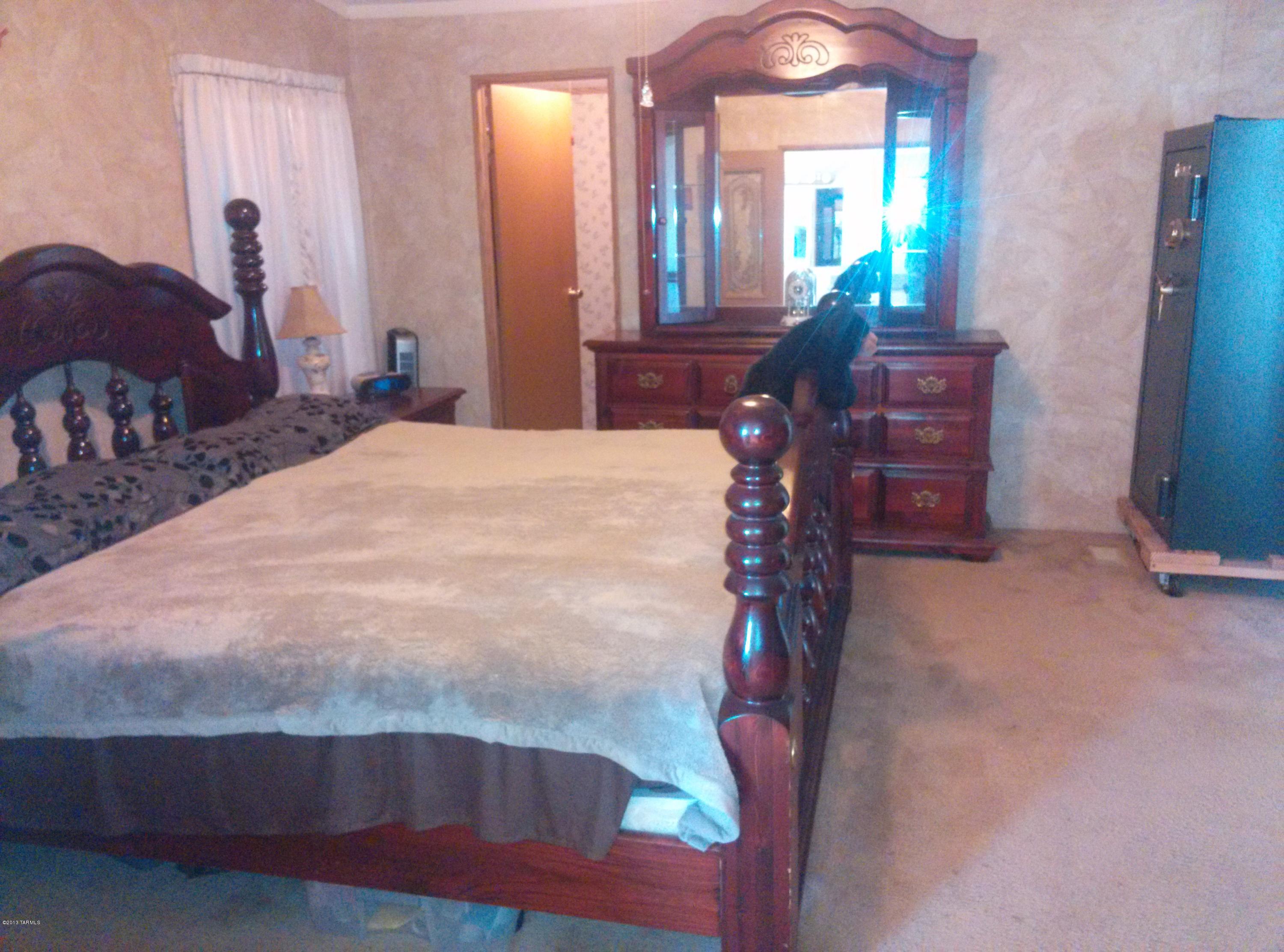 6920 North Calvin Road Tucson, AZ 85743 - Photo 12 of 21