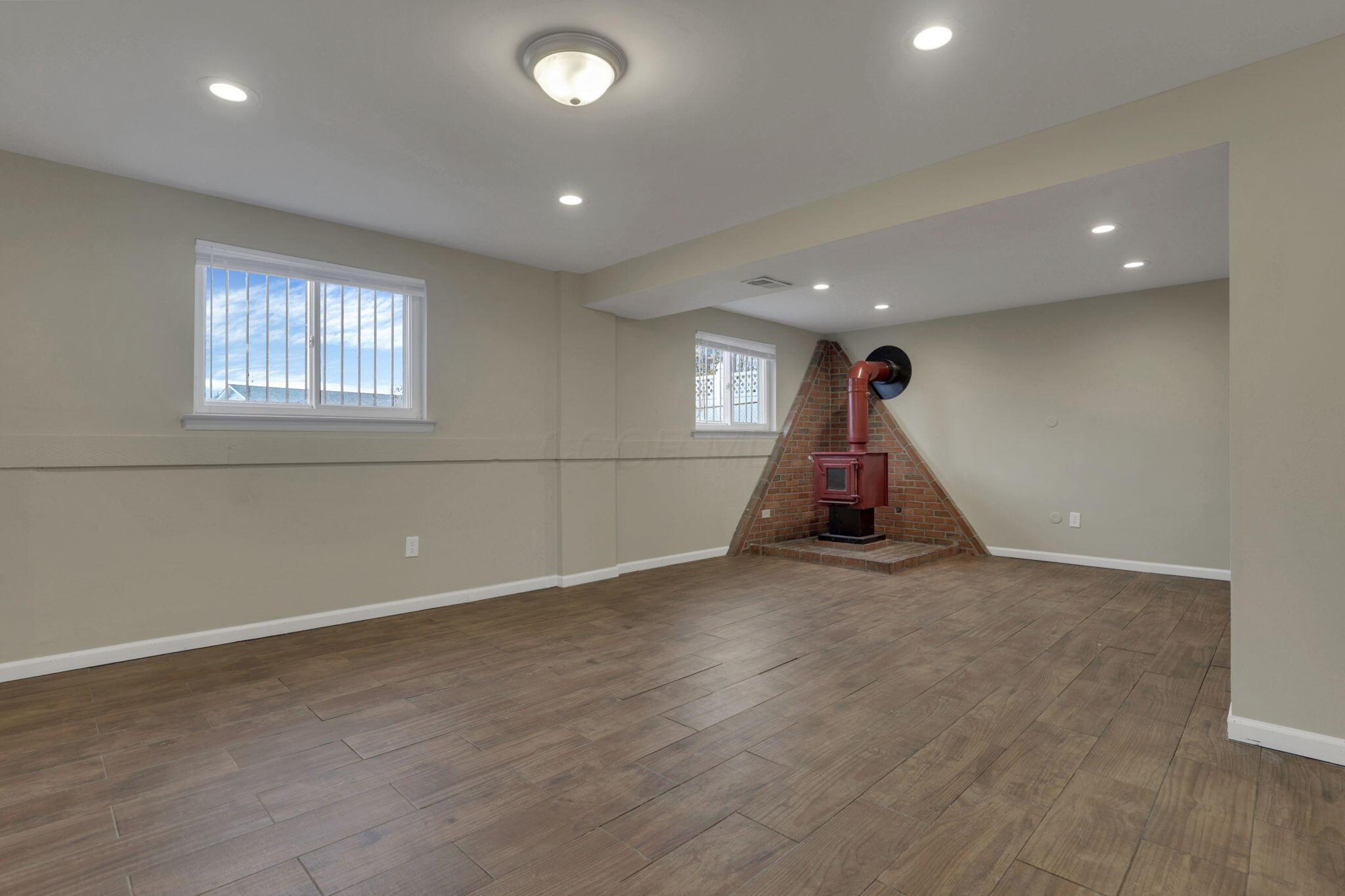 5414 Paladim Road Columbus, OH 43232 - Photo 31 of 51 31-web-or-mls-0N4A5160