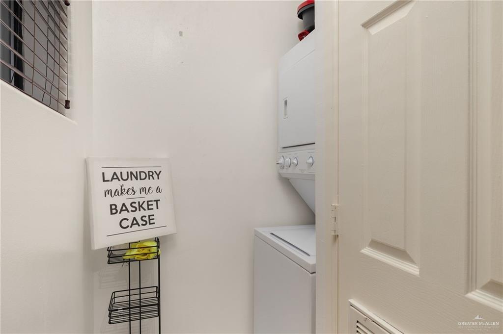813 Travis Street, Unit 314 Mission, TX 78572 - Photo 14 of 26 a view of hallway