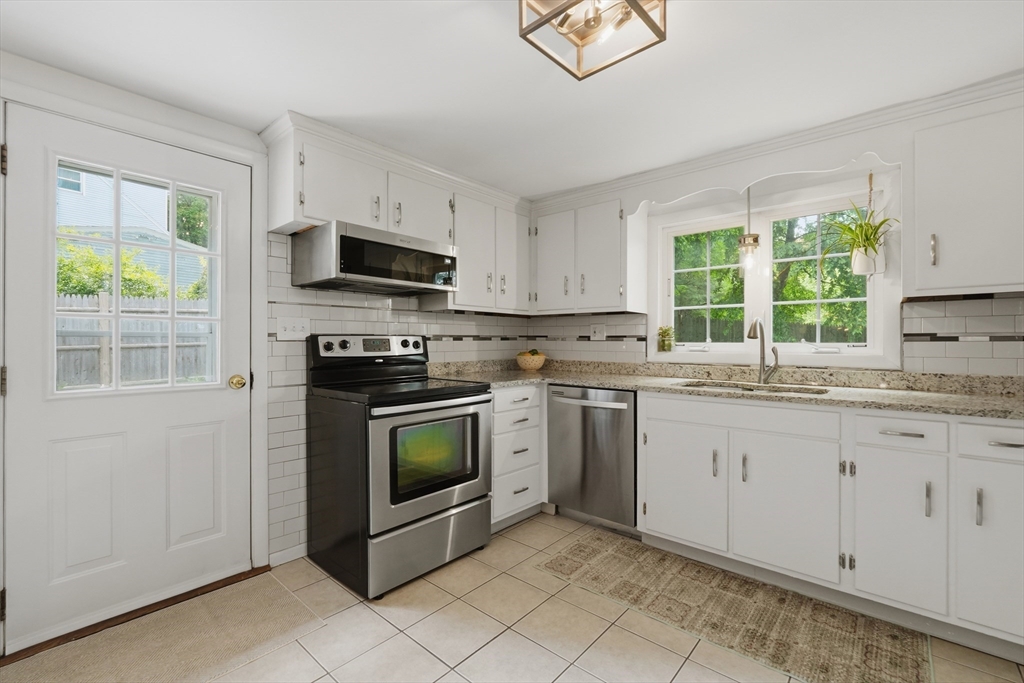 62 Putnam Road Holden, MA 01520 - Photo 10 of 32