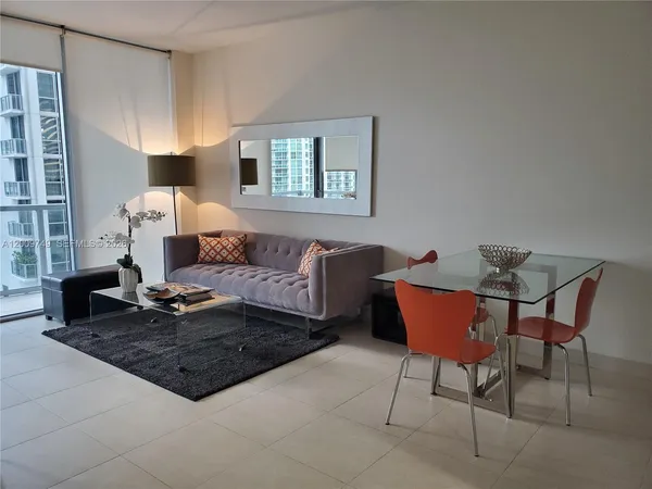 $3,000 | 1050 Brickell Avenue, Unit 1604, Miami, FL 33131