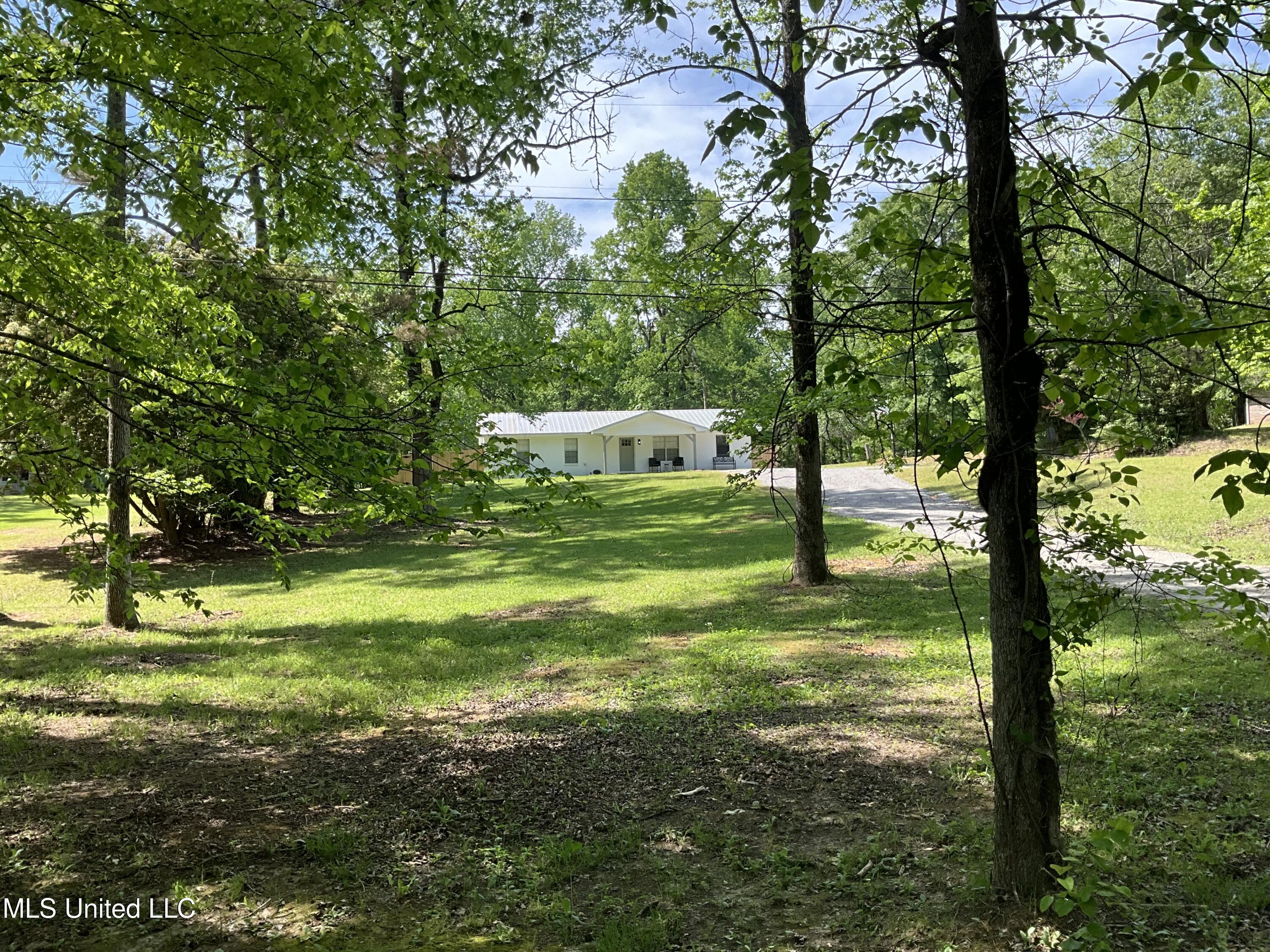 1524 Beersheba Road Columbus, MS 39702 - Photo 3 of 29 1524 Beersheba Front C