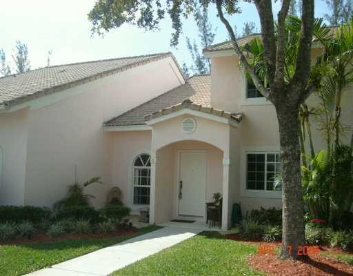 3151 Holiday Spring, Unit 4 Pompano Beach, FL 33063 - Photo 2 of 7 Exterior Front
