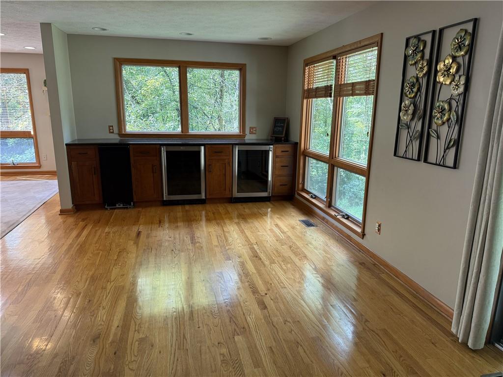 4900 Cole Road Murrysville, PA 15668 - Photo 11 of 41 Eat in Kitchen area with bar