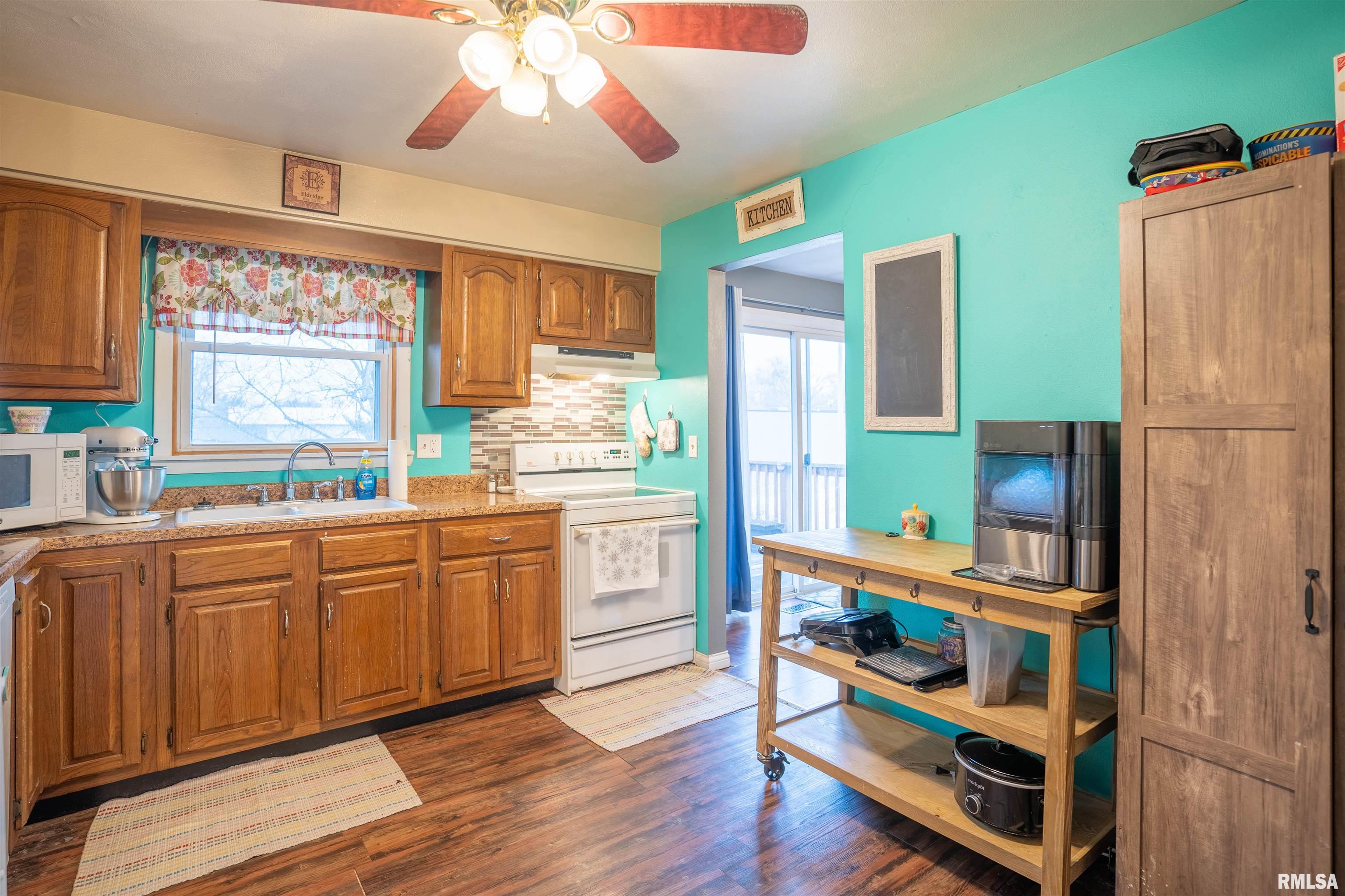 101 Quail Trail Washington, IL 61571 - Photo 8 of 40 Gallery Image 8
