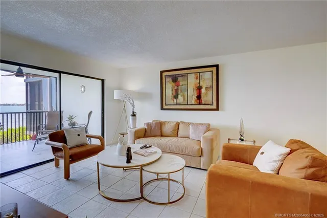 $599,000 | 10 Northeast Plantation Road, Unit 101, Stuart, FL 34996