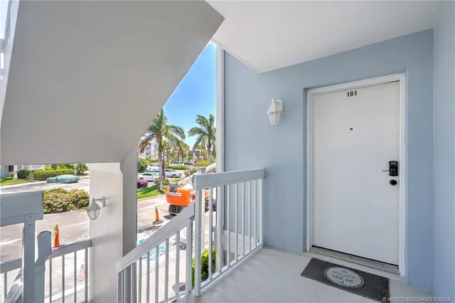 $599,000 | 10 Northeast Plantation Road, Unit 101, Stuart, FL 34996