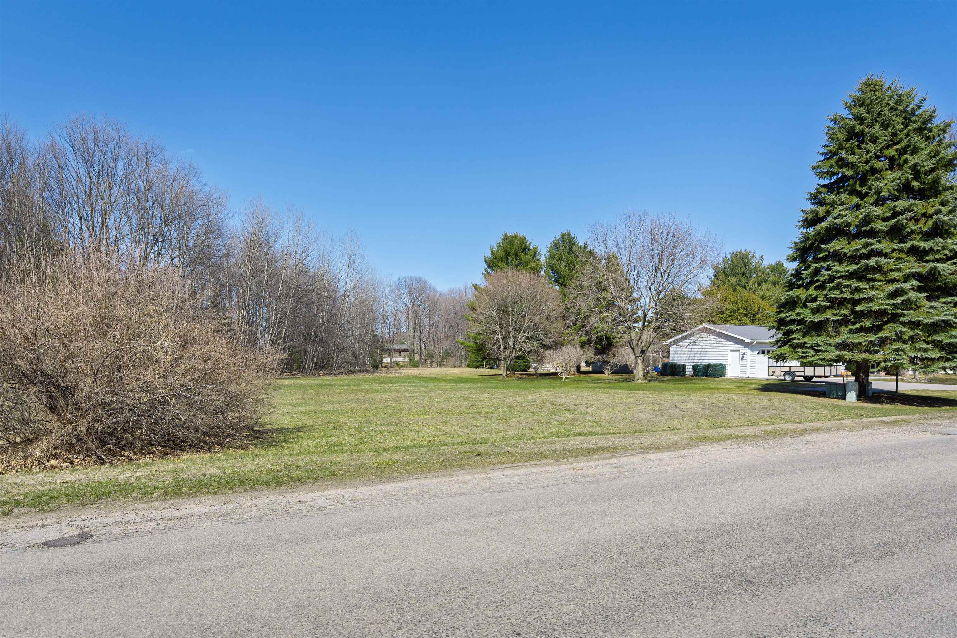 7905 Peaceful Valley Road Williamsburg, MI 49690 - Photo 8 of 14 Gallery Image 8