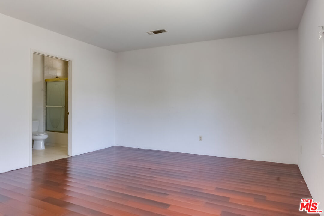4336 Alla Road Los Angeles, CA 90066 - Photo 37 of 54 a view of an empty room with wooden floor