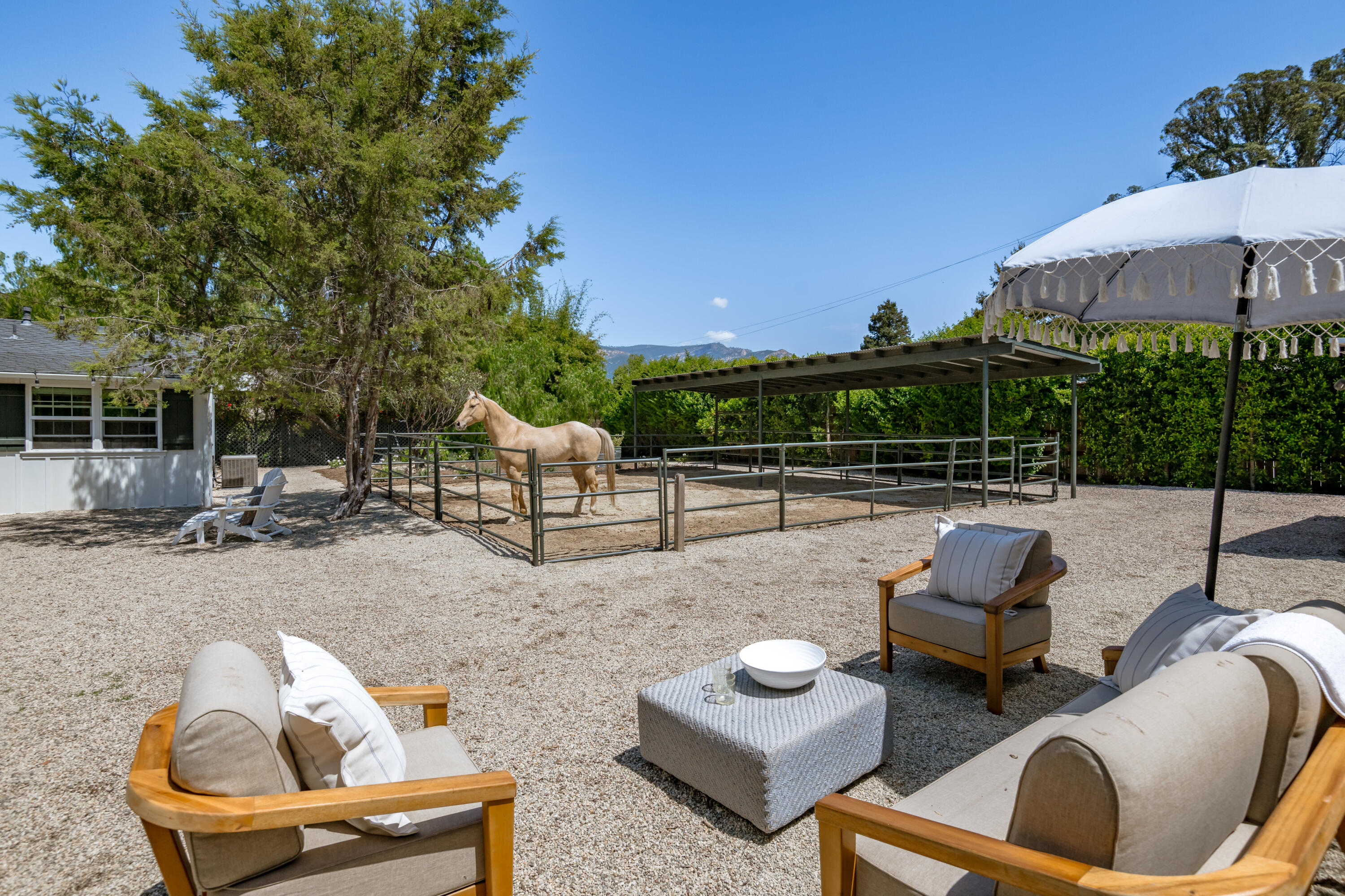 360 Arboleda Road Santa Barbara, CA 93110 - Photo 25 of 33 Horse Corral