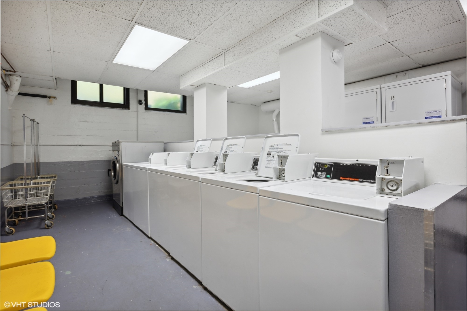 6101 North Sheridan Road, Unit 9D Chicago, IL 60660 - Photo 20 of 22 a utility room with dryer and washer