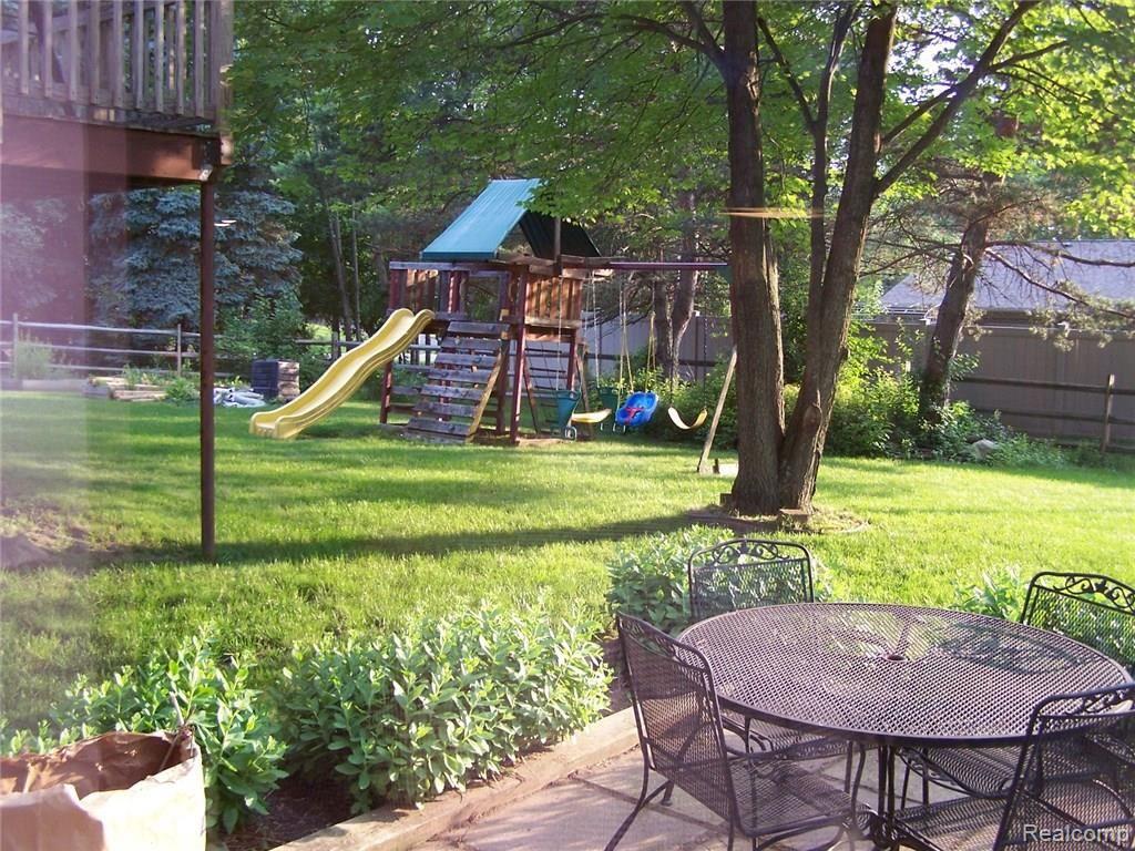 917 Biggers Court Rochester, MI 48309 - Photo 33 of 35 100_1713.JPG