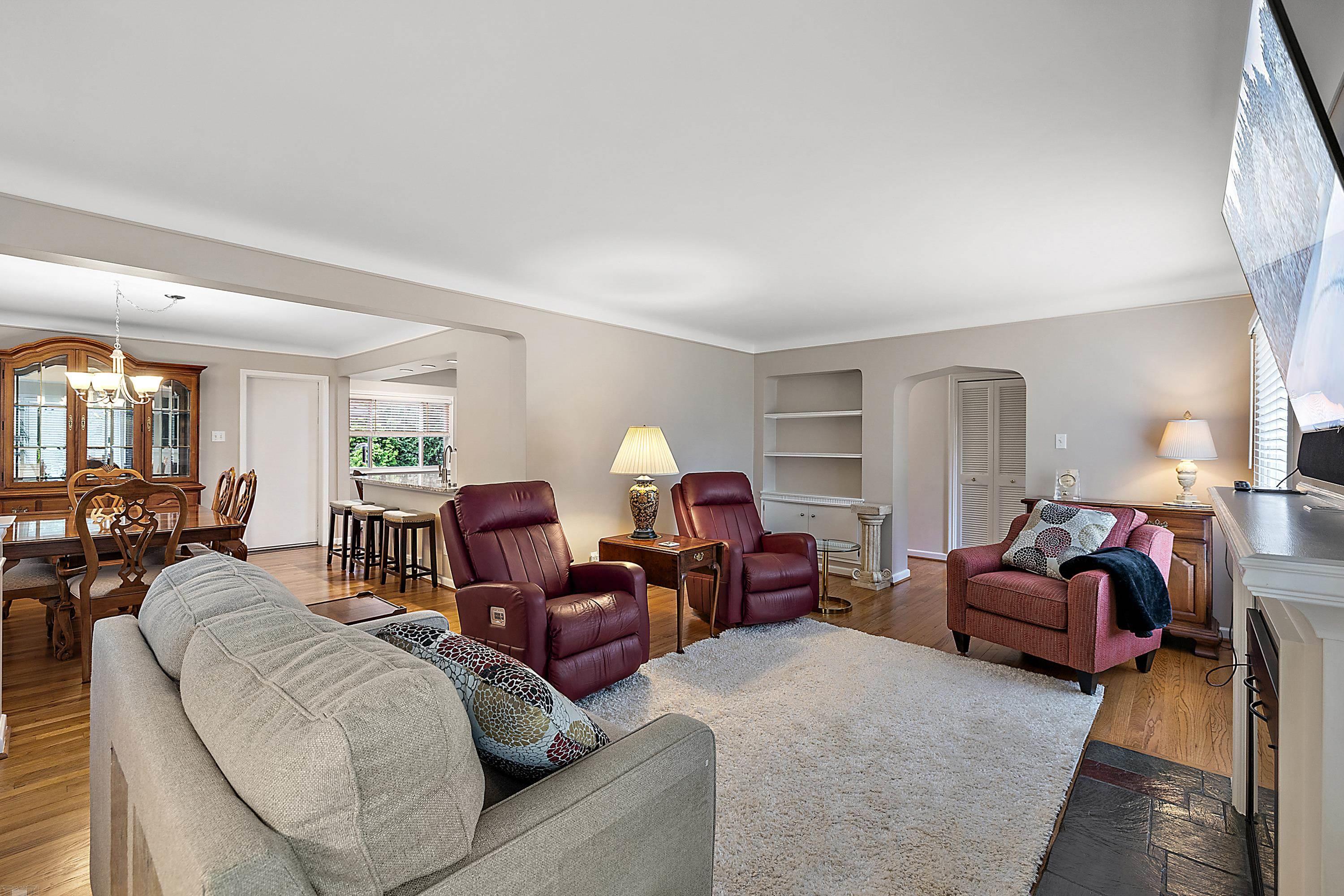 1437 Torrey Road Grosse Pointe Woods, MI 48236 - Photo 11 of 60
