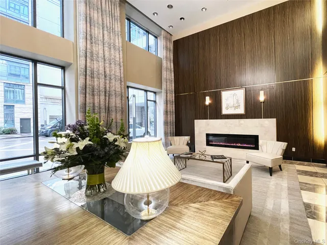 $863,000 | 10 City Place, Unit PH2C, White Plains, NY 10601