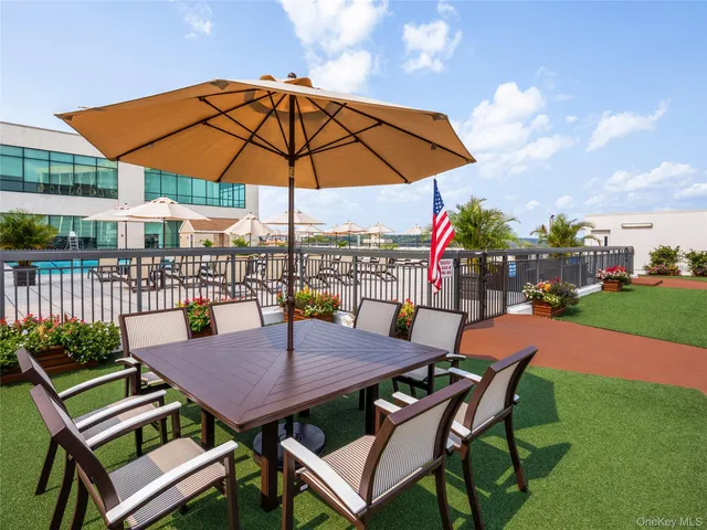 $899,900 | 10 City Place, Unit PH2C, White Plains, NY 10601