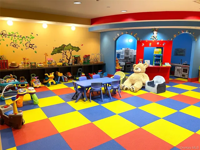 $899,900 | 10 City Place, Unit PH2C, White Plains, NY 10601