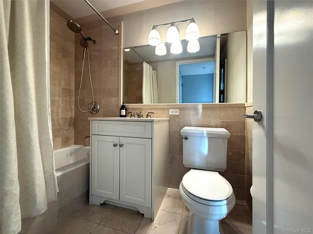 $863,000 | 10 City Place, Unit PH2C, White Plains, NY 10601