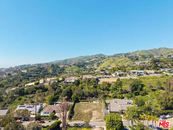 $2,995,000 | 1109 Maroney Lane, Pacific Palisades, CA 90272