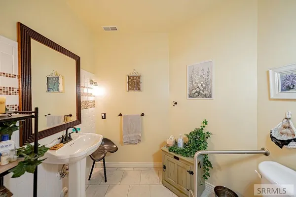 $580,000 | 147 North 100 West, Blackfoot, ID 83221