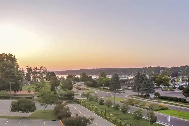 $1,679,000 | 220 Fontana Boulevard, Unit 6, Fontana, WI 53125