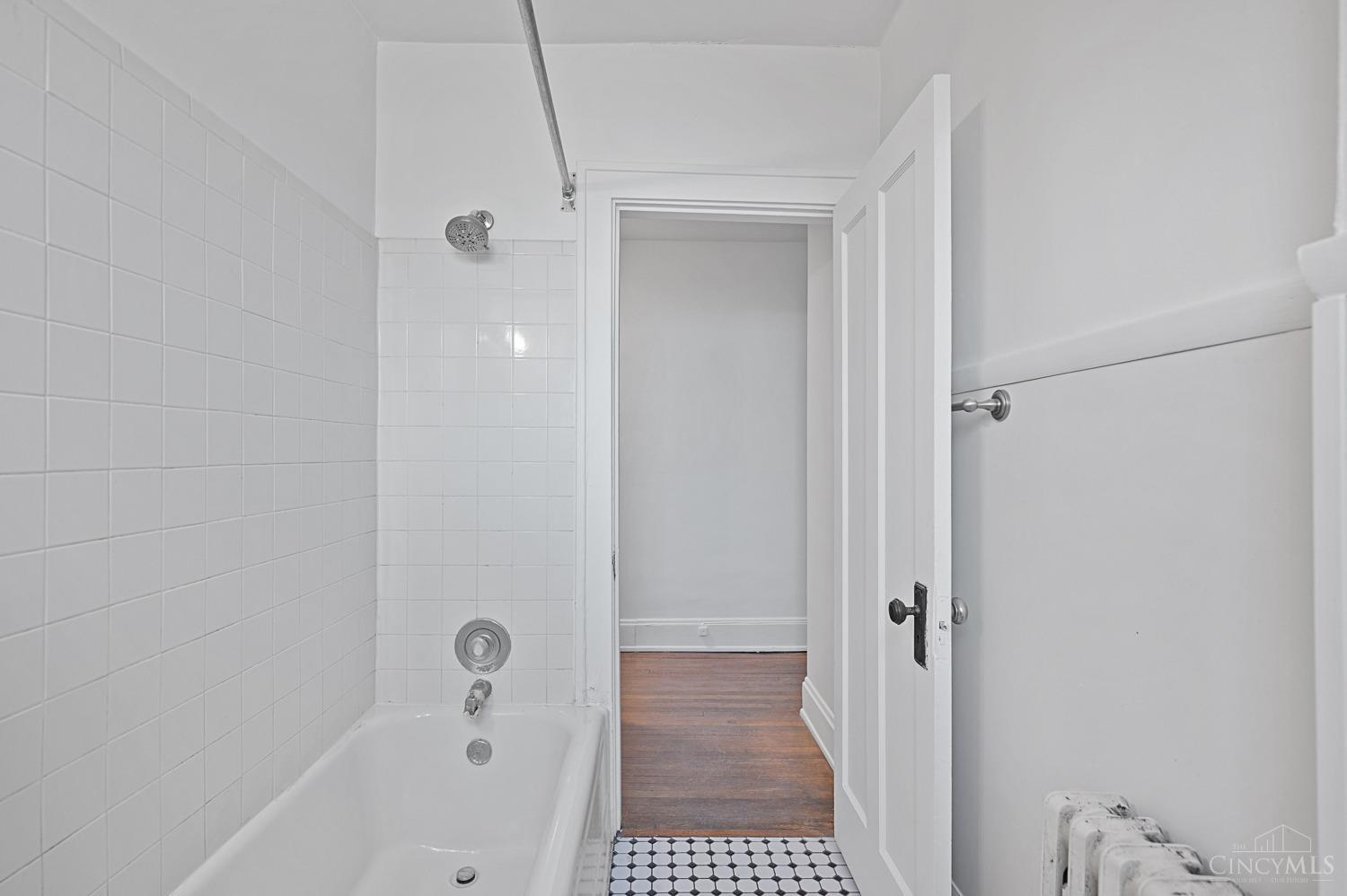 3096 Madison Road, Unit 4 Cincinnati, OH 45209 - Photo 9 of 17