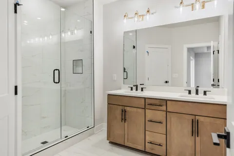 $3,200 | 814 42nd Avenue North, Nashville, TN 37209