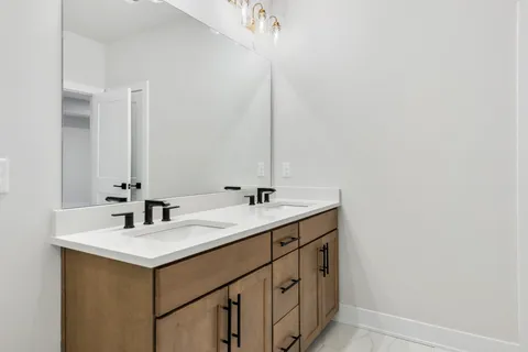 $3,200 | 814 42nd Avenue North, Nashville, TN 37209