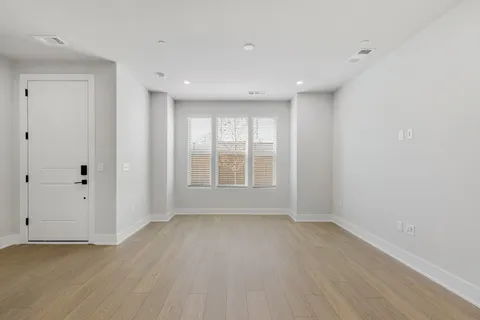 $3,200 | 814 42nd Avenue North, Nashville, TN 37209