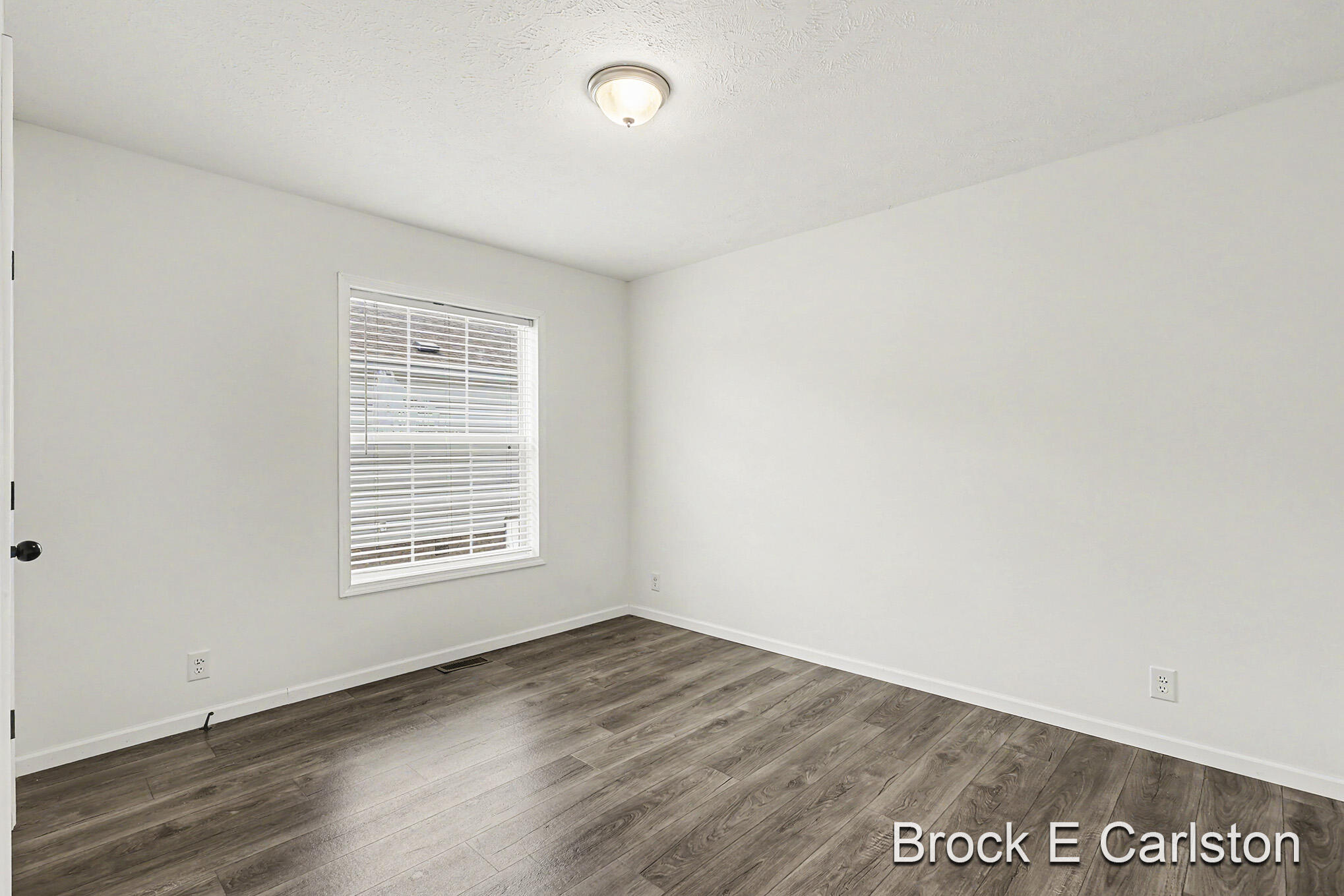1283 East Ellis Road, Unit 7 Muskegon, MI 49441 - Photo 9 of 16 QJ1A9063