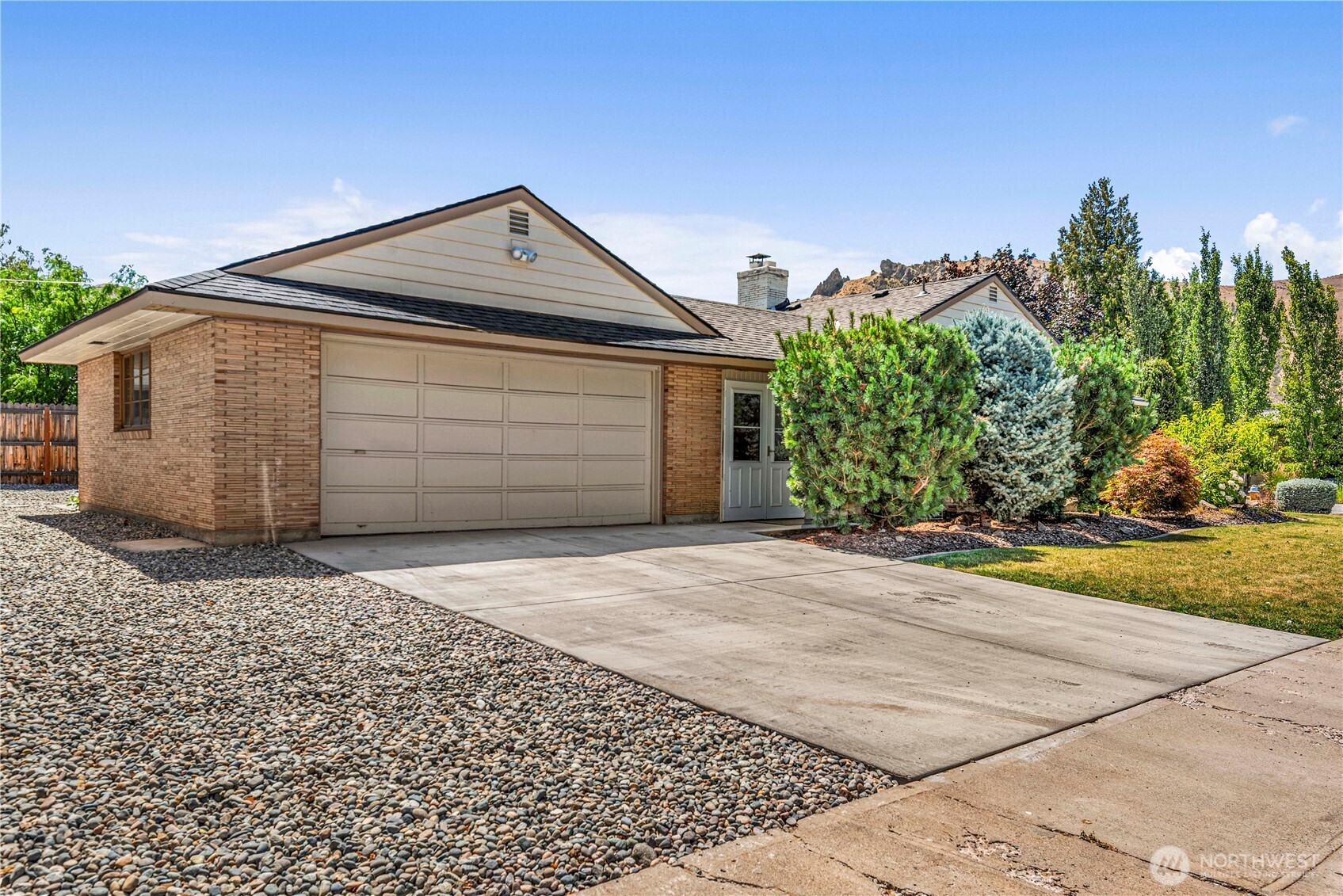 1101 Fuller Street Wenatchee, WA 98801 - Photo 3 of 18 Gallery Image 3