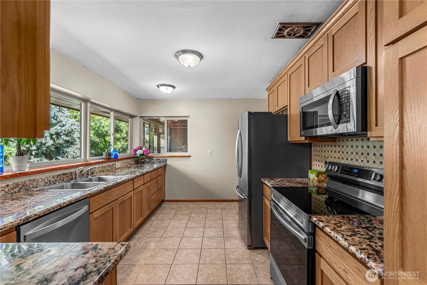 1101 Fuller Street Wenatchee, WA 98801 - Photo 6 of 18 Gallery Image 6