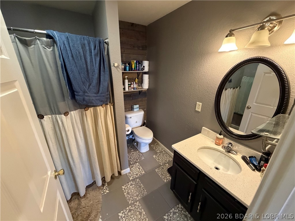 16 Seven Rdgs Road Camdenton, MO 65020 - Photo 14 of 31 Master Bathroom(Main Level)