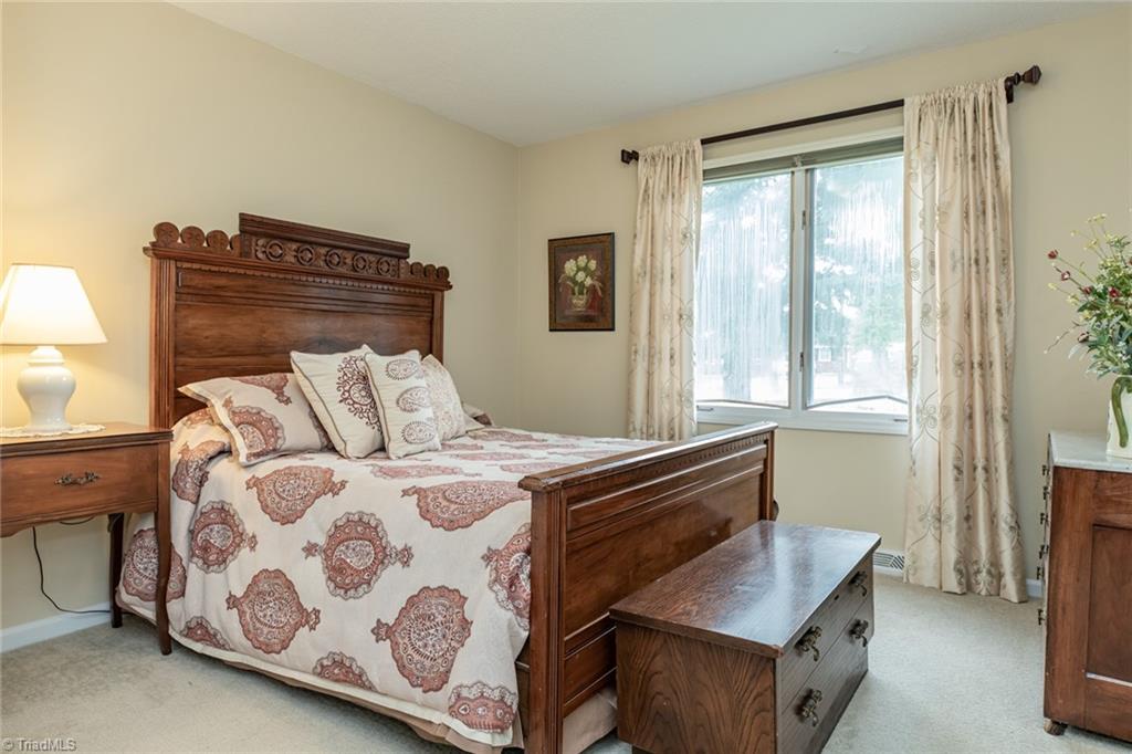 509 Shadybrook Road High Point, NC 27265 - Photo 14 of 34