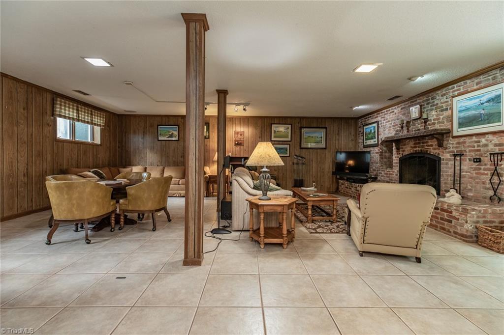 509 Shadybrook Road High Point, NC 27265 - Photo 23 of 34