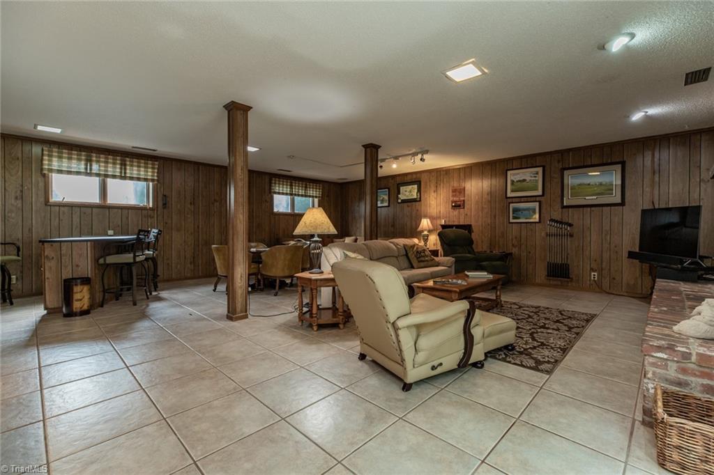 509 Shadybrook Road High Point, NC 27265 - Photo 29 of 34