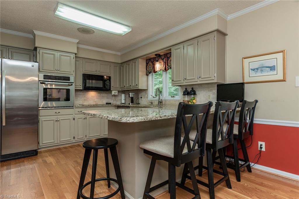 509 Shadybrook Road High Point, NC 27265 - Photo 10 of 34