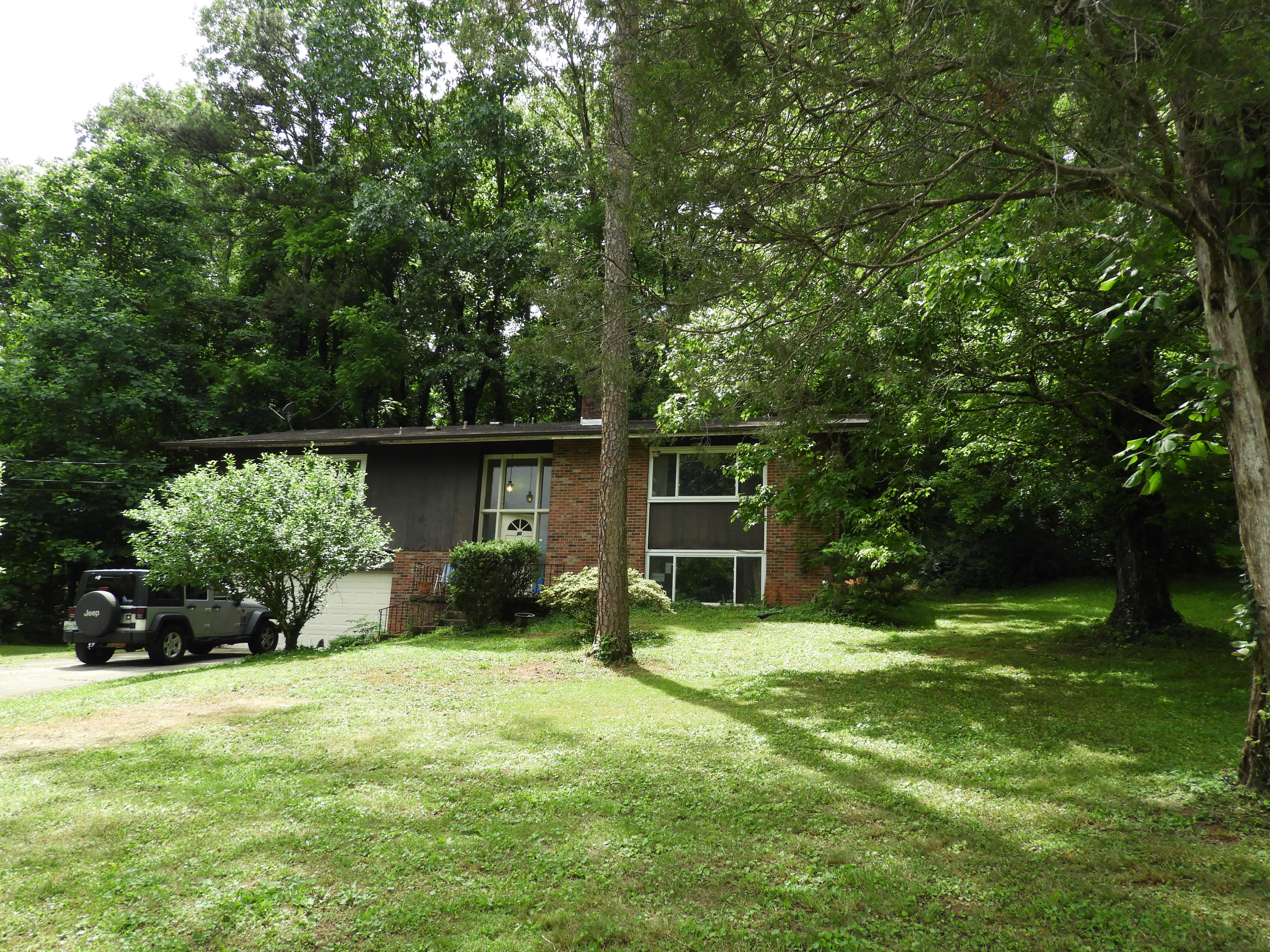 151 Nebraska Avenue Oak Ridge, TN 37830 - Photo 3 of 30 DSCN2879