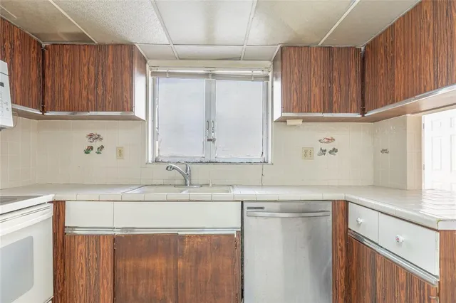 $499,000 | 4281 West 10th Court, Hialeah, FL 33012