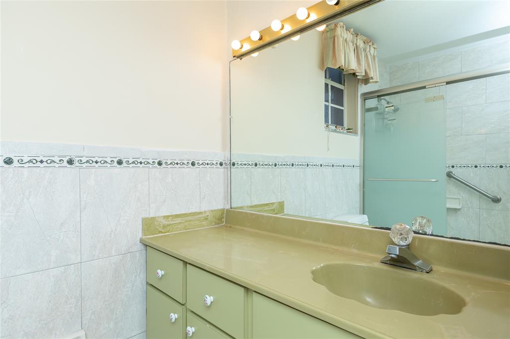 4281 West 10th Court Hialeah, FL 33012 - Photo 21 of 28