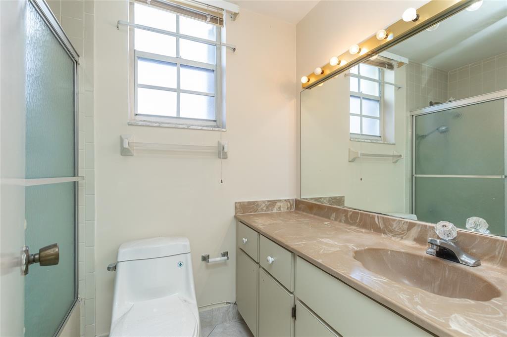 4281 West 10th Court Hialeah, FL 33012 - Photo 24 of 28