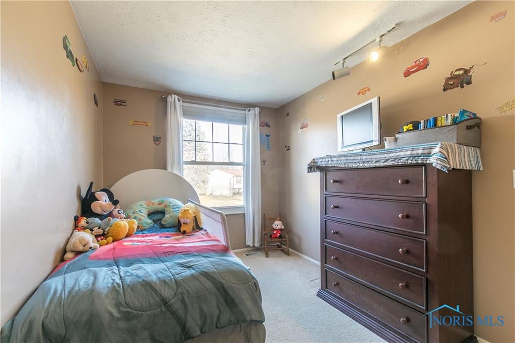 5466 Brook Point Road Toledo, OH 43611 - Photo 13 of 28 Gallery Image 13