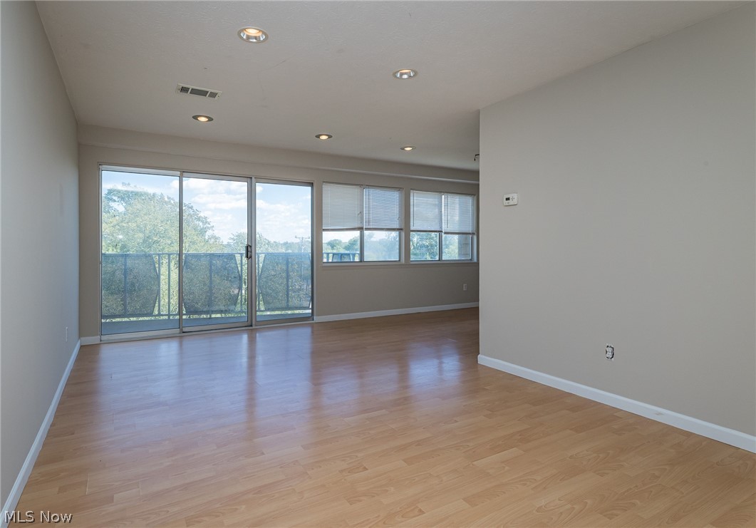 6640 Pearl Road, Unit 601 Cleveland, OH 44130 - Photo 3 of 20