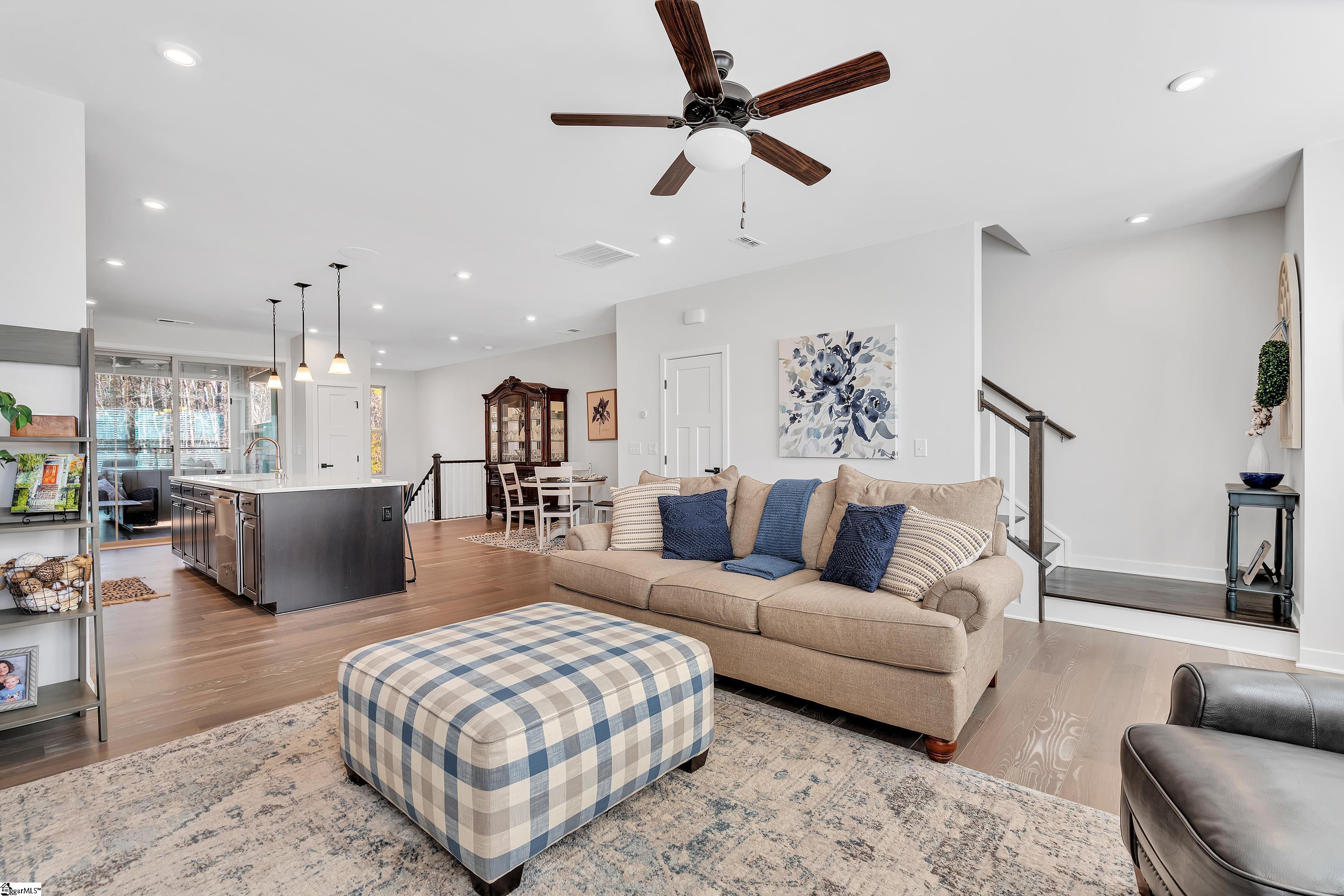 32 Questover Drive Greenville, SC 29607 - Photo 4 of 35 Gallery Image 4