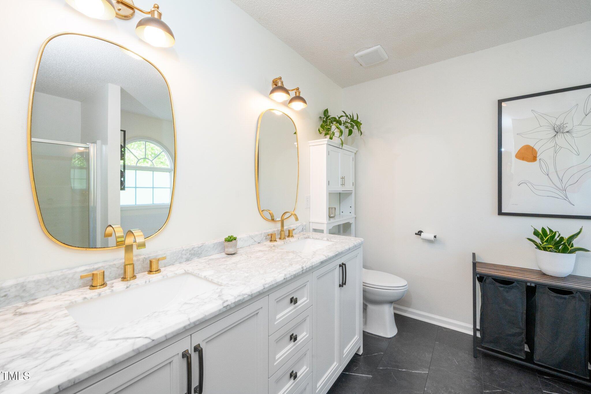 8009 Tobin Place Raleigh, NC 27612 - Photo 18 of 29 Primary Bath