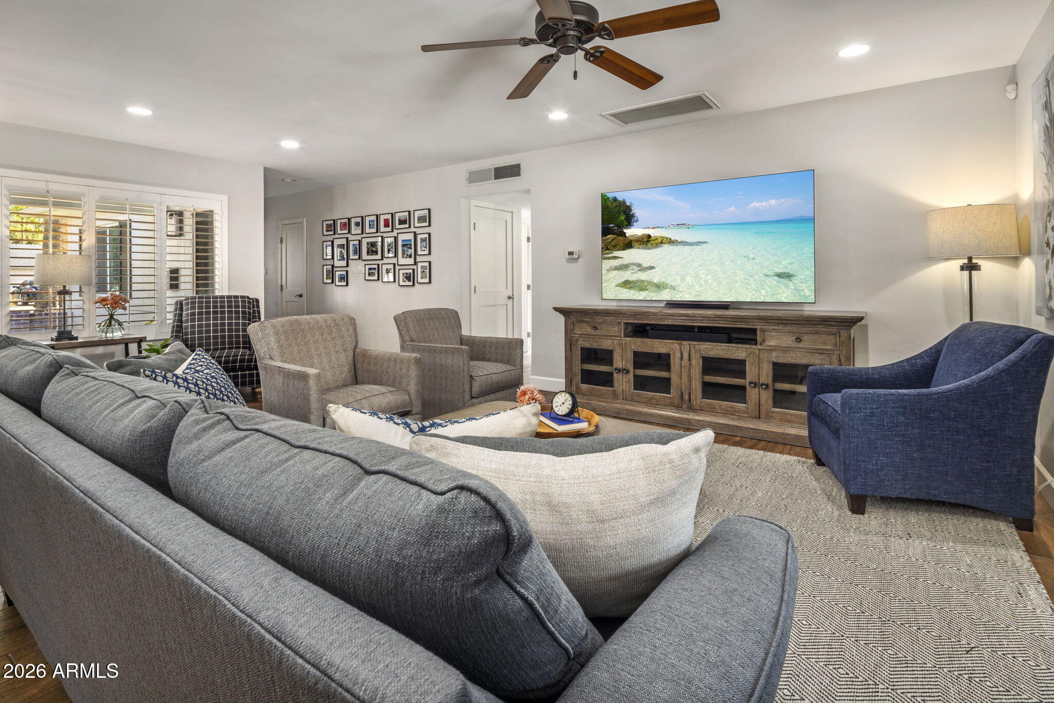 6620 North 13th Street Phoenix, AZ 85014 - Photo 8 of 51 spacious living area