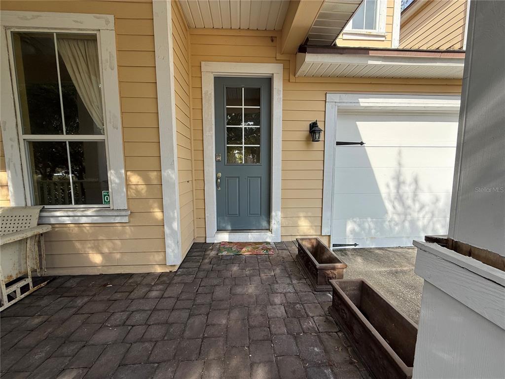 800 North End Street St. Augustine, FL 32095 - Photo 4 of 52 a view of front door of house with window