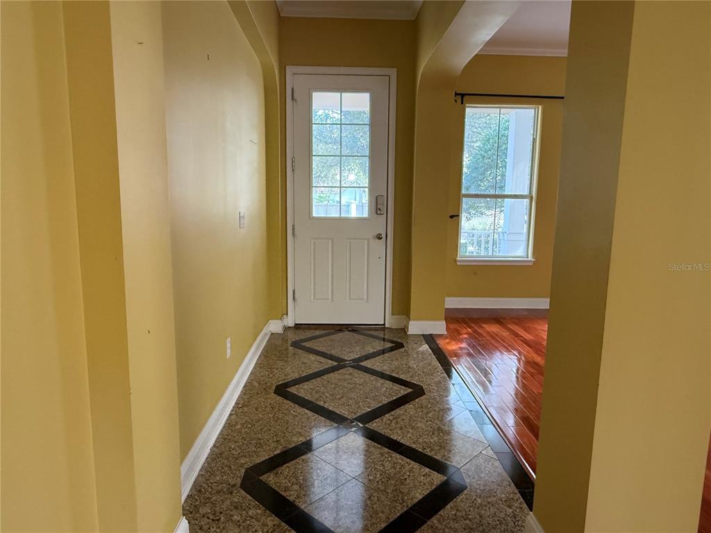 800 North End Street St. Augustine, FL 32095 - Photo 6 of 52 a living room with a bed and furniture