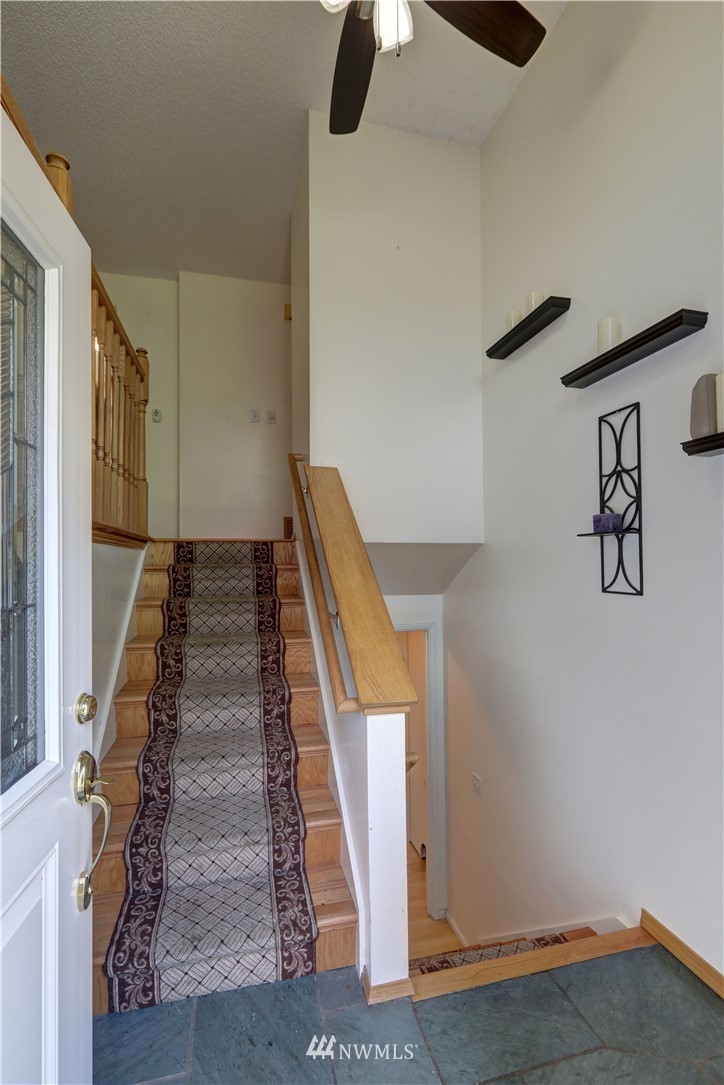 13432 191st Place Southeast Renton, WA 98059 - Photo 2 of 22 Gallery Image 2